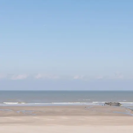 Met Frontaal Zeezicht Appartement Middelkerke